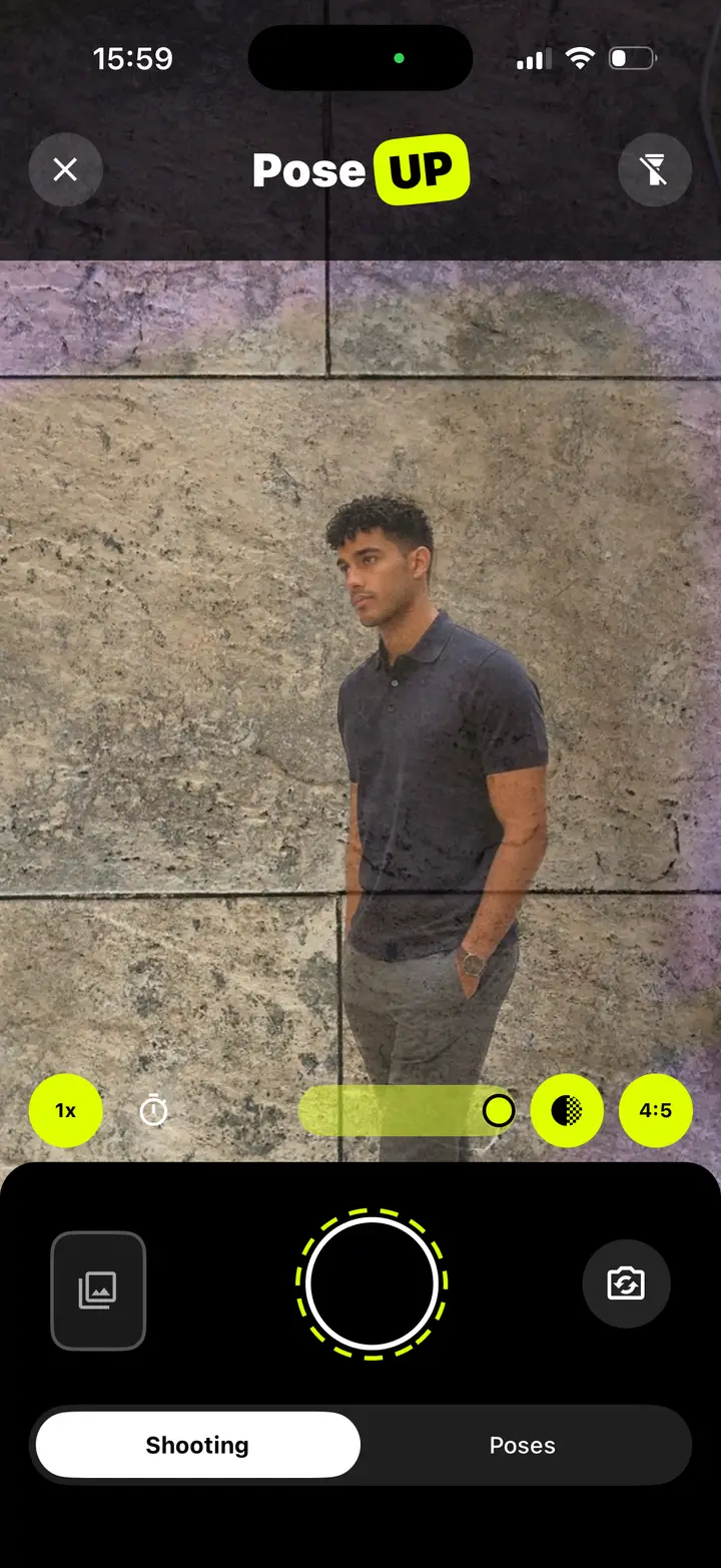 PoseUP camera with ghost guide